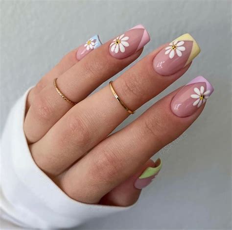 Multi Color Short Acrylic Nail French Tip Daisy Nail Art Design Summer