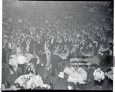 Ballroom Mask Photos And Premium High Res Pictures Getty Images
