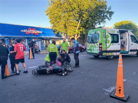 Choque Entre Una Moto Y Un Auto En Luro Y Guido Una Mujer Se Fracturó