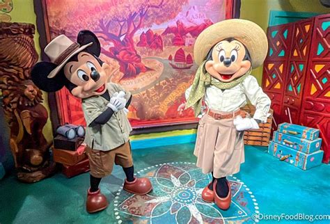 PHOTOS: A Character Meet-and-Greet Reopened EARLY in Disney World | the ...