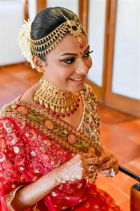 20 Real Brides Prove That Nude Lipstick Is The Most Special Lip Colour