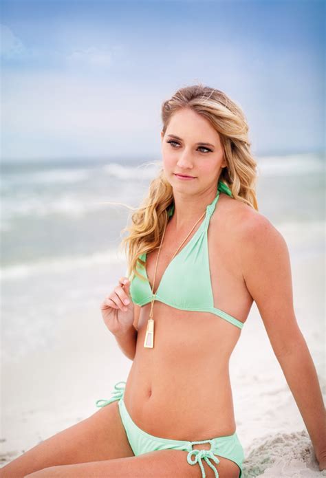 Sexy Whitney Able Bikini Pics