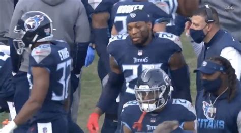 Cameras Catch Titans Coach Mike Vrabel Giving Derrick Henry An Earful