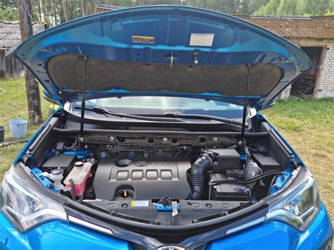 Газовые упоры капота — Toyota RAV4 (IV), 2 л, 2016 года | другое | DRIVE2