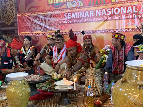 Ritual Ngampar Bide Awali Pekan Gawai Dayak Ke Kalbaronline