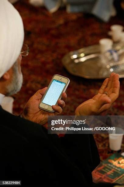 27 Mawlana Sheikh Nazim Al Haqqani Stock Photos High Res Pictures And