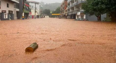 Fortes Chuvas Deixam Ao Menos 49 Cidades Em Alerta Em Santa