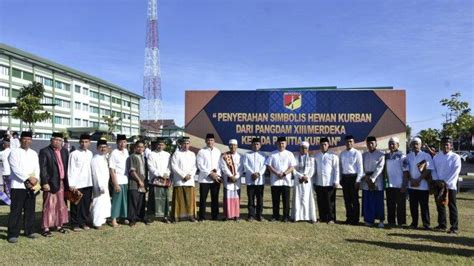 Pangdam Xiii Merdeka Serahkan Hewan Kurban Kepada Panitia Idul Adha