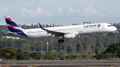 PT MXO Airbus A321 231 TAM Linhas Areas Davi P Ribeiro JetPhotos