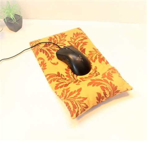 How To Make A Mouse Pad With Wrist Restdiy Mouse Pad Easy Fabric Mouse Pad Diy Mouse Pad