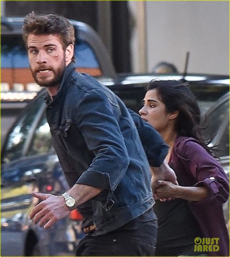 Photo Liam Hemsworth Films Killerman Action Scene With Diane Guerrero