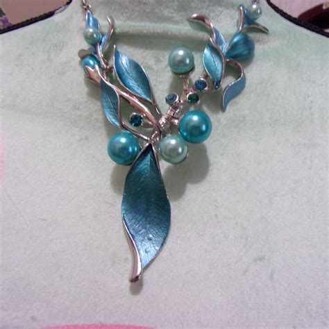 Aqua Leafsaqua Pearlsaqua Rhinestones Necklace Gem