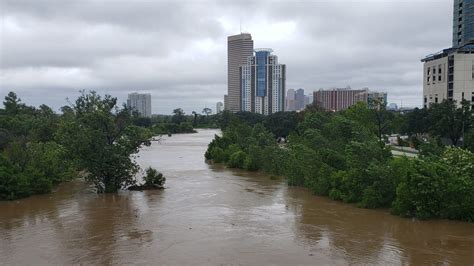 Beryl Blows Into Houston Hurricane Makes Landfall As Category One