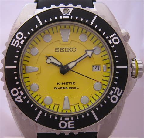 Seiko Kinetic Divers, Yellow Dial, Black Rubber Strap