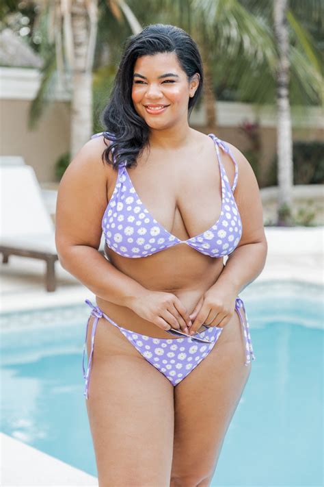 6 Hot Sexy Lily S Makeup Bikini Pics