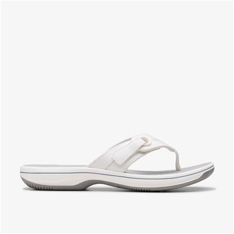 Women S Breeze Reyna White Cloudsteppers Flip Flops Clarks