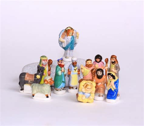 La Nativité Série Luxe Santons Crèche de Noel Fèves gâteaux de Rois 12