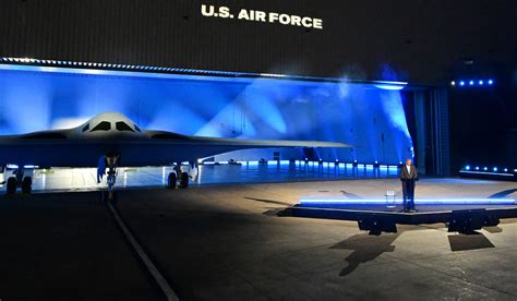 New US Stealth Nuclear Bomber, Northrop's B-21 Raider, Starts Flight Tests - Bloomberg