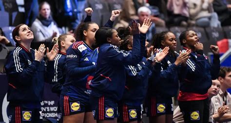 Quipe De France Les Bleues S Imposent De Justesse Face L Angola