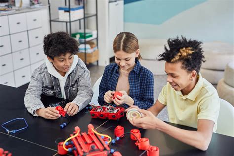 Collaborate for Creativity: Tips to Encourage Kids to Work Together