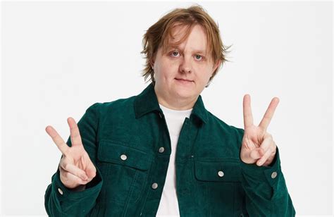 Lewis Capaldi Vor Der Tour Nochmal Genießen