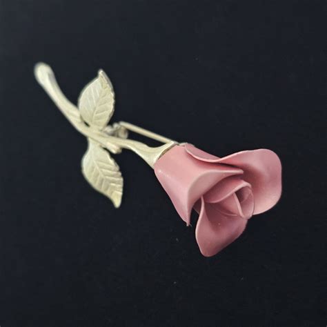 Beautiful Vintage Signed Avon Satin Pink Rosebud Rose Flower Broochpin