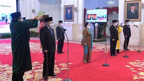 Momen Jokowi Lantik Dewan Pengarah Brin Megawati Jadi Ketua Foto