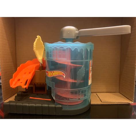 Hot Wheels City Ice Cream Meltdown Playset Preloved Shopee Malaysia