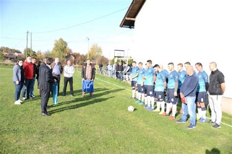 Nova Sportska Oprema Za Fk Budu Nost Ravno Polje Ugljevik Info