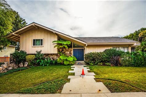 Brady Bunch House In Studio City Sells For 32 Million More Than 2