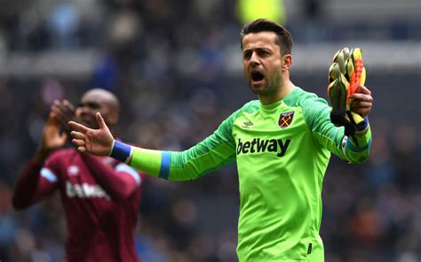 Insider provides injury update on West Ham's Lukasz Fabianski - Hammers News