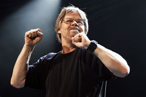 See Bob Seger Perform Against The Wind On His 2006 Comeback Tour