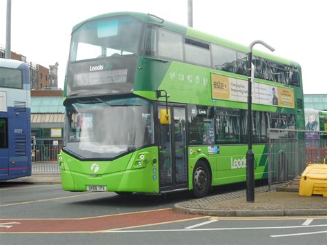 Sk Tpx Wright Streetdeck First Leeds City Leeds Flickr