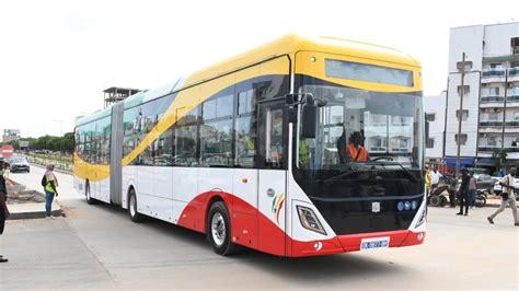 TRANSPORT Inauguration du BRT Sénégal dans un monde de YouTube