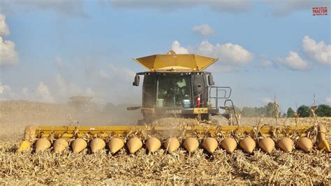 CLAAS LEXION 760 Terra Trac With A 16 Row Corn Head YouTube