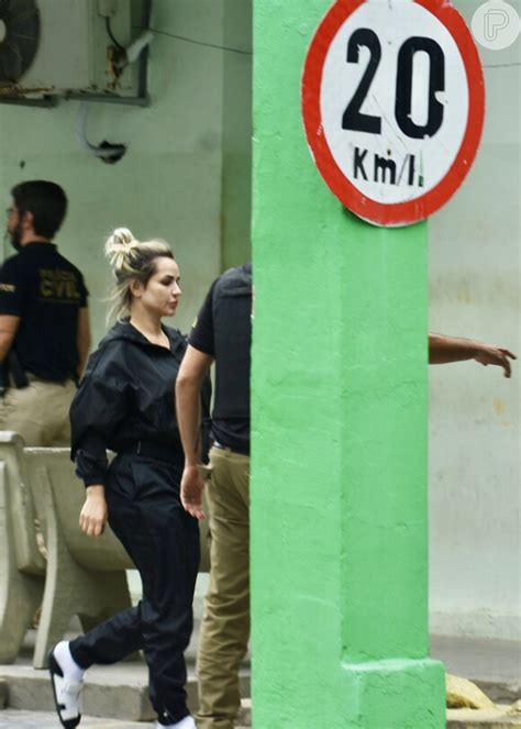 Cela coletiva um banho de sol por dia e prisão referência como é a