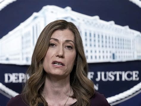 DEA moves to revoke major drug distributor's license over opioid crisis