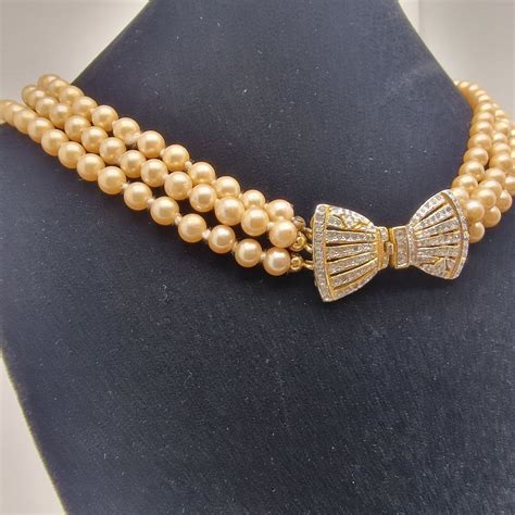 Vogue 1970s Vintage Three Strand Simulated Pearl Choker Necklace Silver