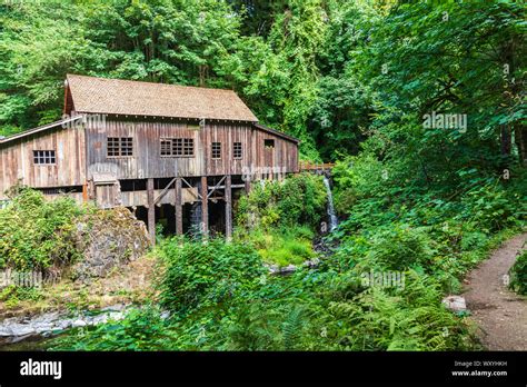 Cedar Grist Mill Hi Res Stock Photography And Images Alamy