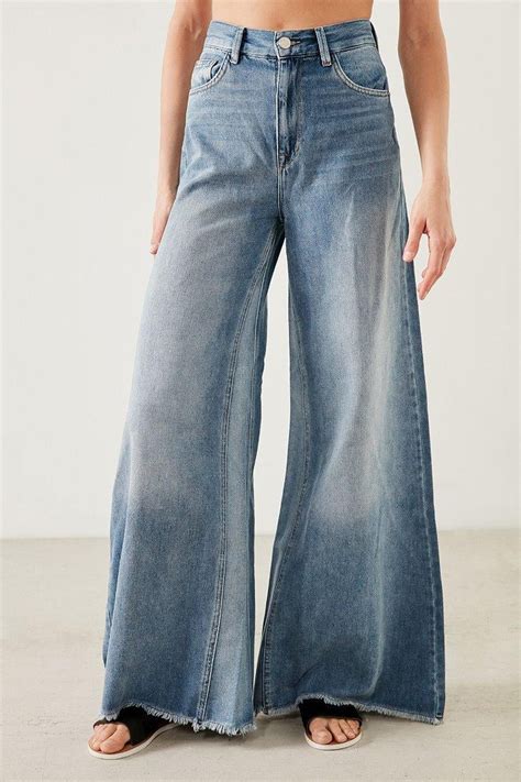 Bdg Denim Extra High Rise Wide Leg Jean In Indigo Blue Lyst