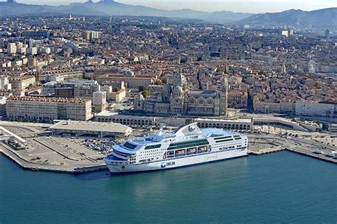 Vues A Riennes Du Port De Commerce De Marseille Paf