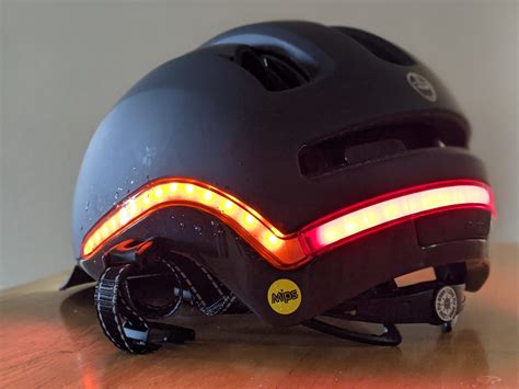 Nutcase Vio: Reviewing the newest MIPS helmet with lights - Ebike Escape