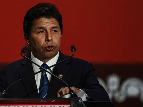 Presidente De Perú Anuncia La Disolución Del Congreso Y Establece Un