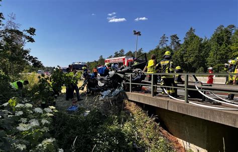 Schwerer Unfall bei Nürnberg A3 Richtung Regensburg stundenlang gesperrt