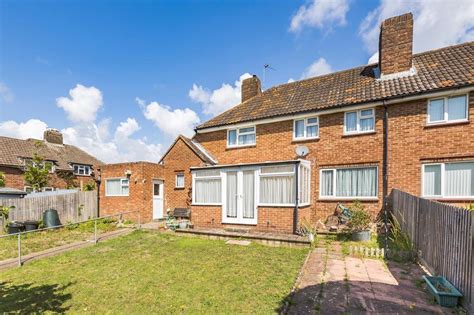 Midhurst Rise Patcham Brighton 3 Bed Semi Detached House For Sale £