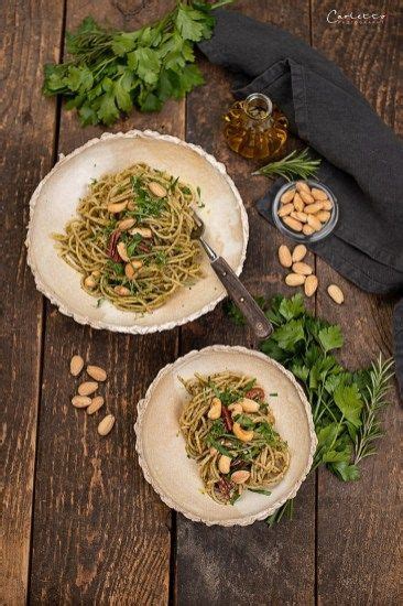 Dinkel Nudeln mit Kräuter Nuss Pesto von cookingCatrin Rezept