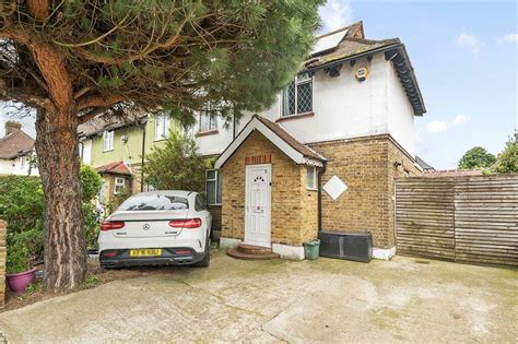 2 Bedroom End Of Terrace House For Sale In Pear Tree Avenue Yiewsley