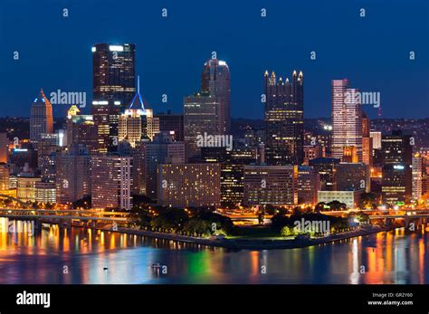 Pittsburgh skyline. Image of Pittsburgh downtown skyline at night Stock ...