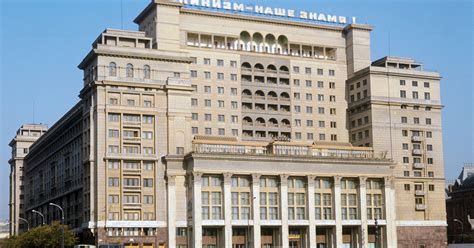 «Гостиница, столь же несуразная, как и город»: 85 лет знаменитой ...