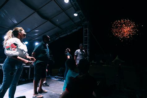 Show de fogos e atrações culturais marcam a abertura do Festival de